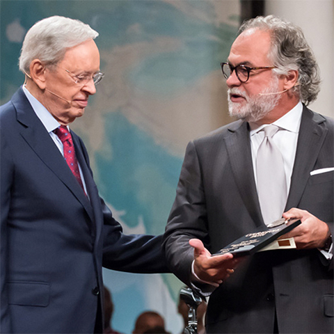 dr.-charles-f.-stanley_480